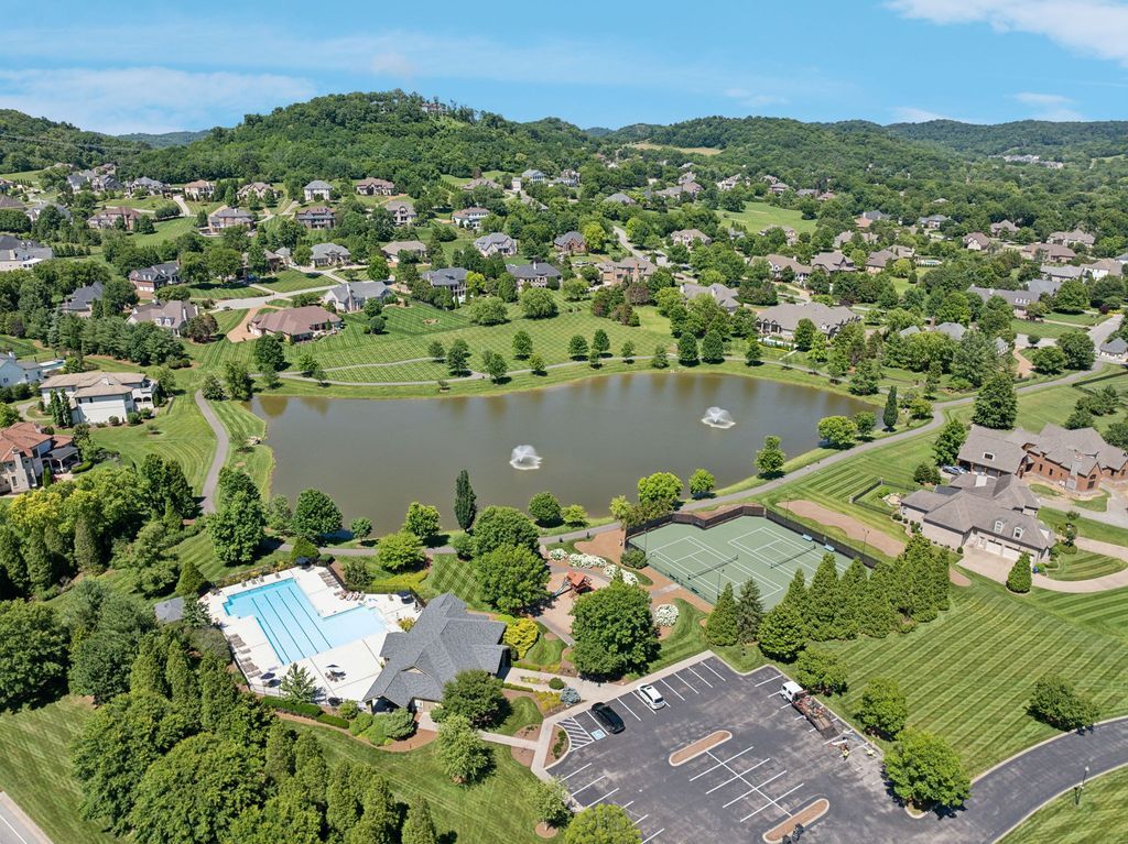 Luxurious Tennessee Home on Private Wooded Acre Lot Listed for 3.9 Million 61