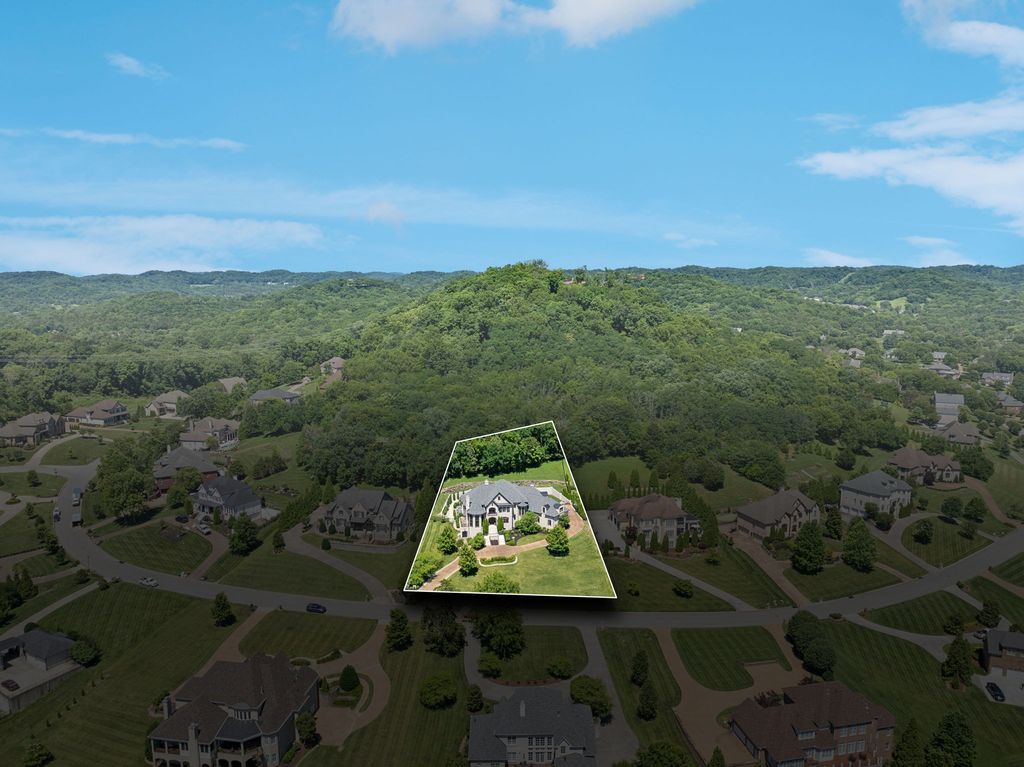 Luxurious Tennessee Home on Private Wooded Acre Lot Listed for 3.9 Million 62