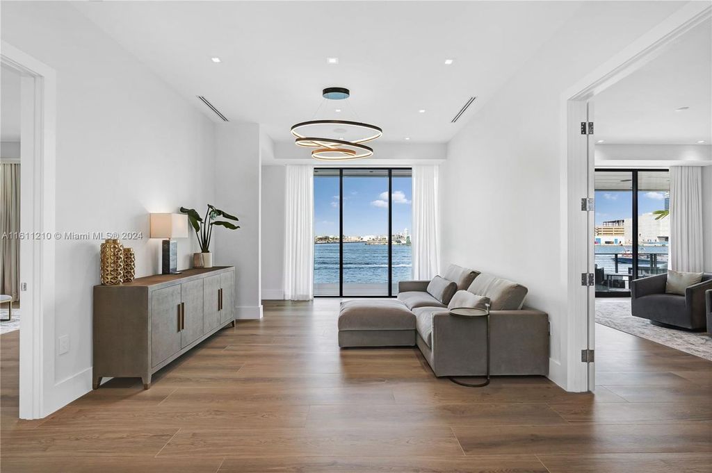 Discover your dream home at 1957 SE 21st Ave, Fort Lauderdale, Florida - a stunning new waterfront estate with ultra high-end finishes and designer furnishings.