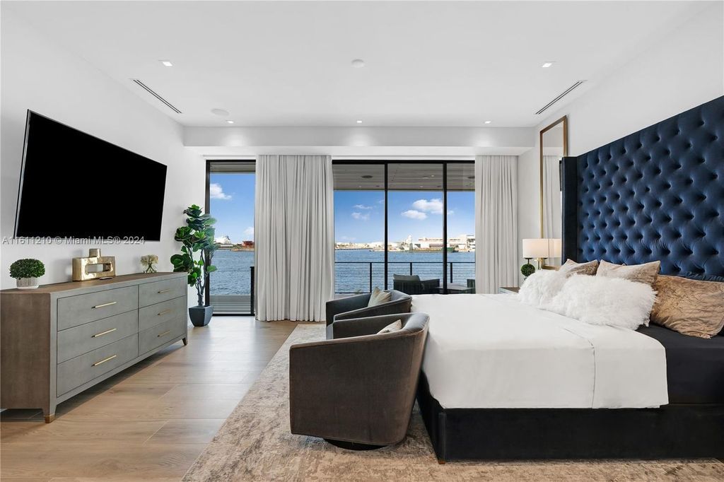 Discover your dream home at 1957 SE 21st Ave, Fort Lauderdale, Florida - a stunning new waterfront estate with ultra high-end finishes and designer furnishings.