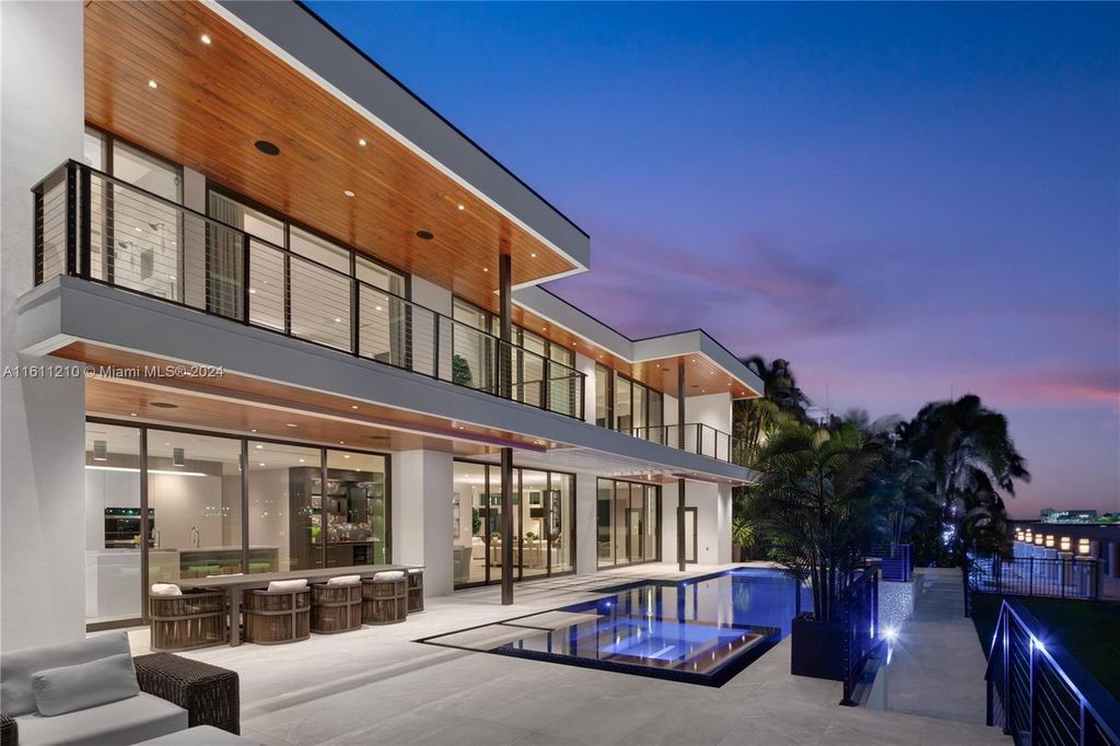 Discover your dream home at 1957 SE 21st Ave, Fort Lauderdale, Florida - a stunning new waterfront estate with ultra high-end finishes and designer furnishings.