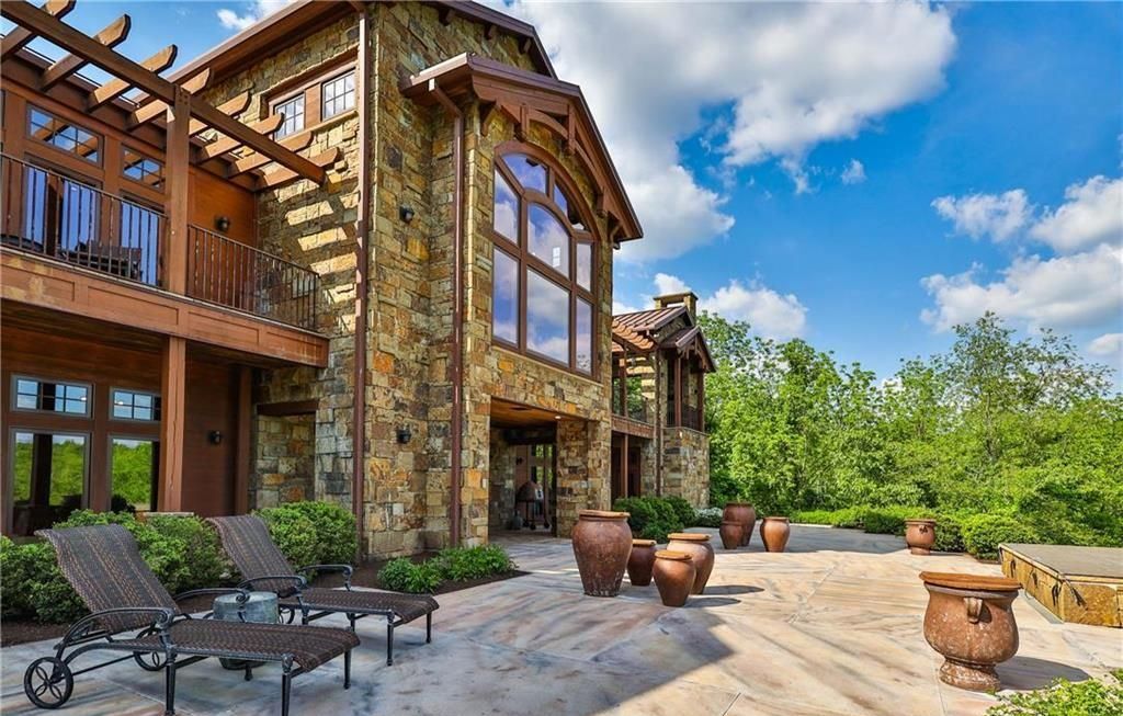 Magnificent Rustic Colorado Style Home in Pennsylvania with Rolling Hills and Woodlands Listed for 4.995 Million 8