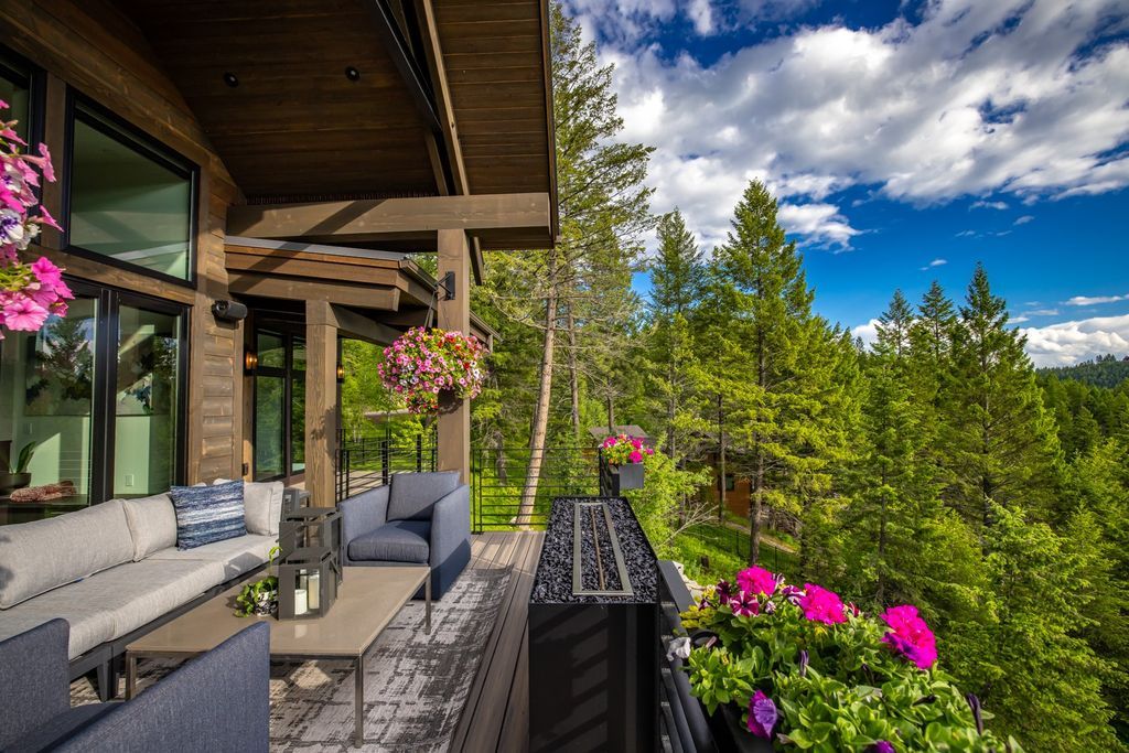 Mountain Modern Retreat with Stunning Valley Views and Ultimate Privacy in Montana Hits the Market for 3699000 22