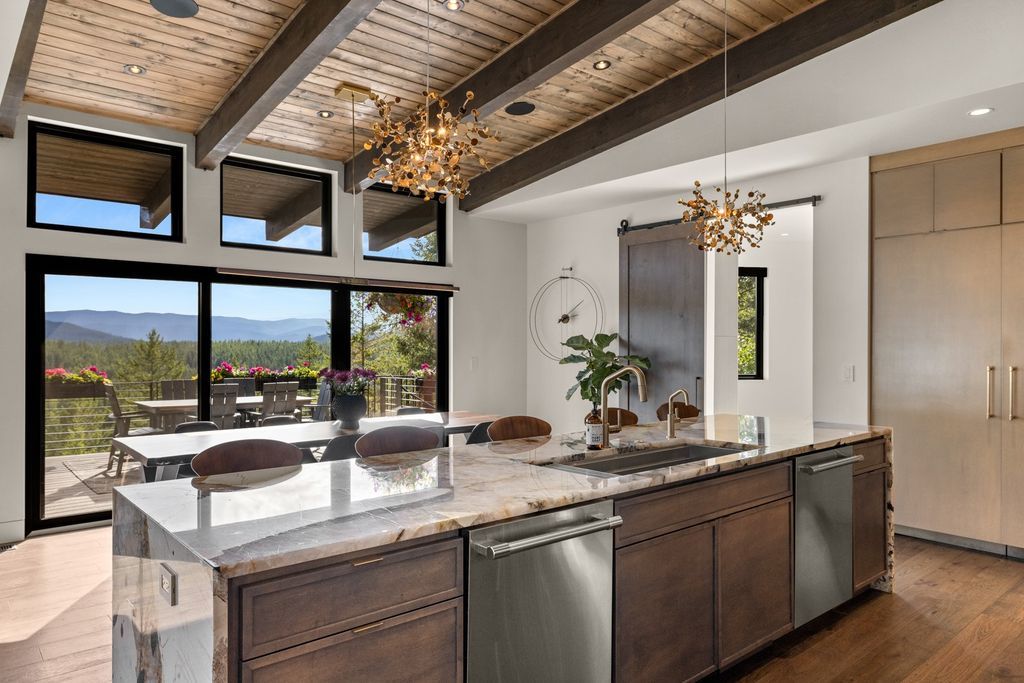Mountain Modern Retreat with Stunning Valley Views and Ultimate Privacy in Montana Hits the Market for 3699000 25
