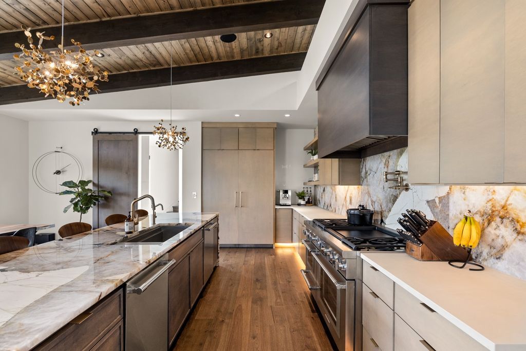Mountain Modern Retreat with Stunning Valley Views and Ultimate Privacy in Montana Hits the Market for 3699000 26