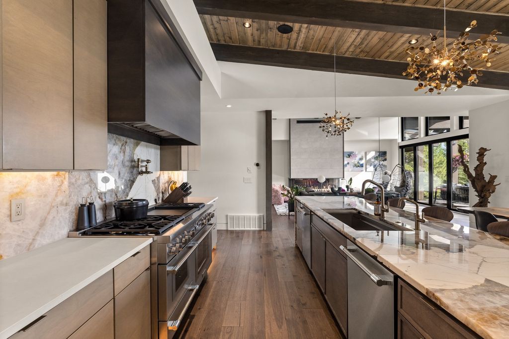 Mountain Modern Retreat with Stunning Valley Views and Ultimate Privacy in Montana Hits the Market for 3699000 28