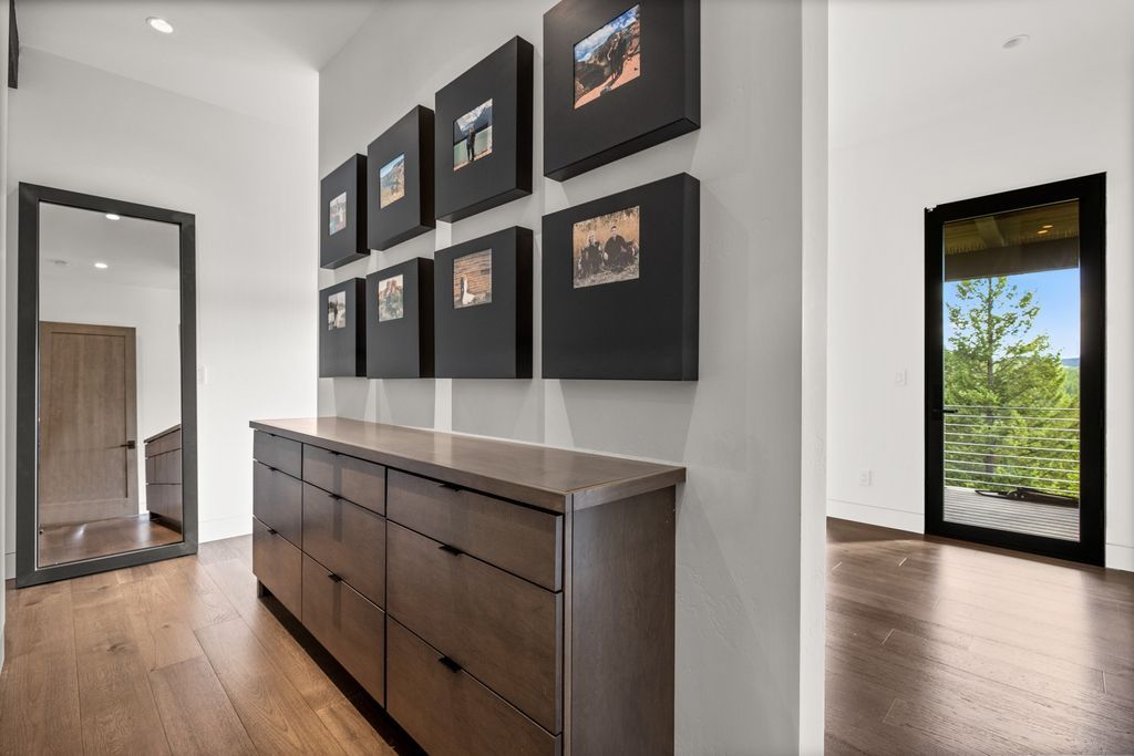 Mountain Modern Retreat with Stunning Valley Views and Ultimate Privacy in Montana Hits the Market for 3699000 35