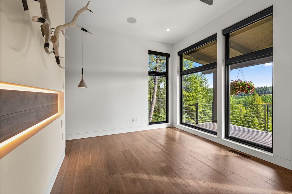 Mountain Modern Retreat with Stunning Valley Views and Ultimate Privacy in Montana Hits the Market for 3699000 36