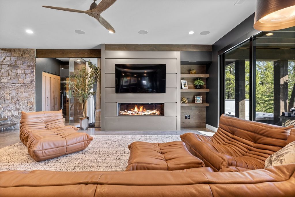 Mountain Modern Retreat with Stunning Valley Views and Ultimate Privacy in Montana Hits the Market for 3699000 41