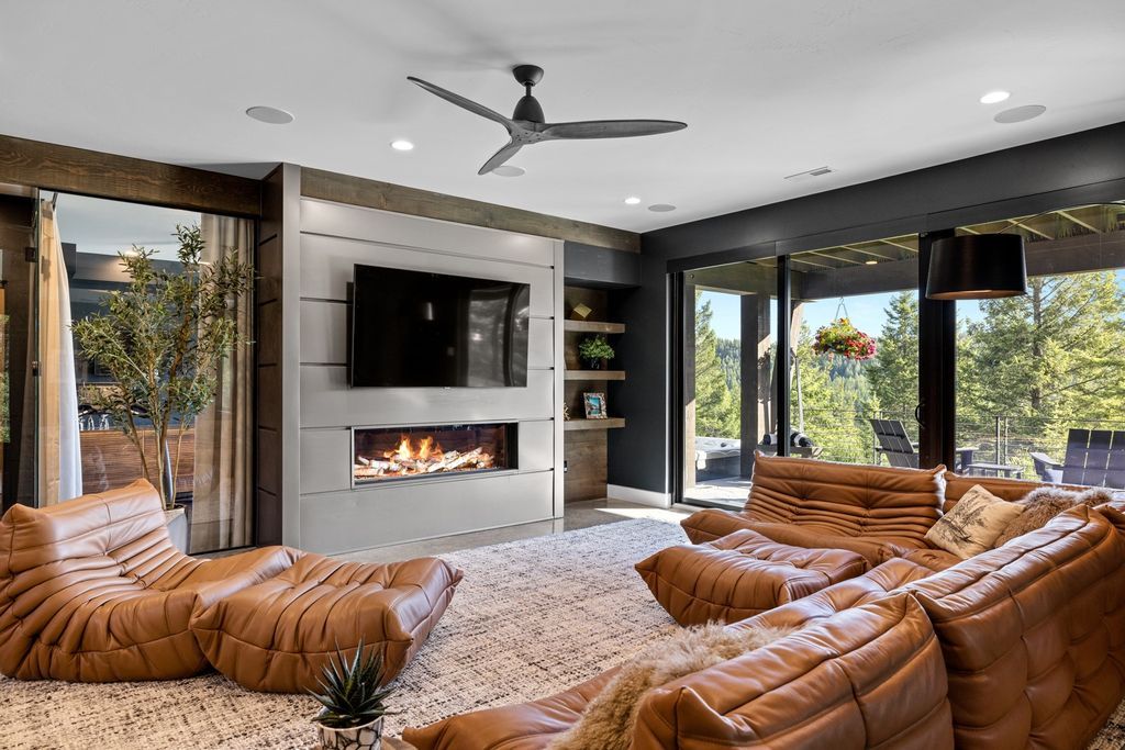 Mountain Modern Retreat with Stunning Valley Views and Ultimate Privacy in Montana Hits the Market for 3699000 42