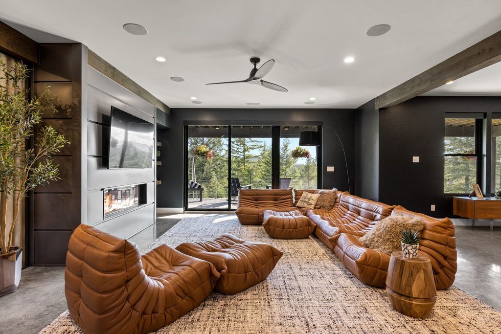 Mountain Modern Retreat with Stunning Valley Views and Ultimate Privacy in Montana Hits the Market for 3699000 43