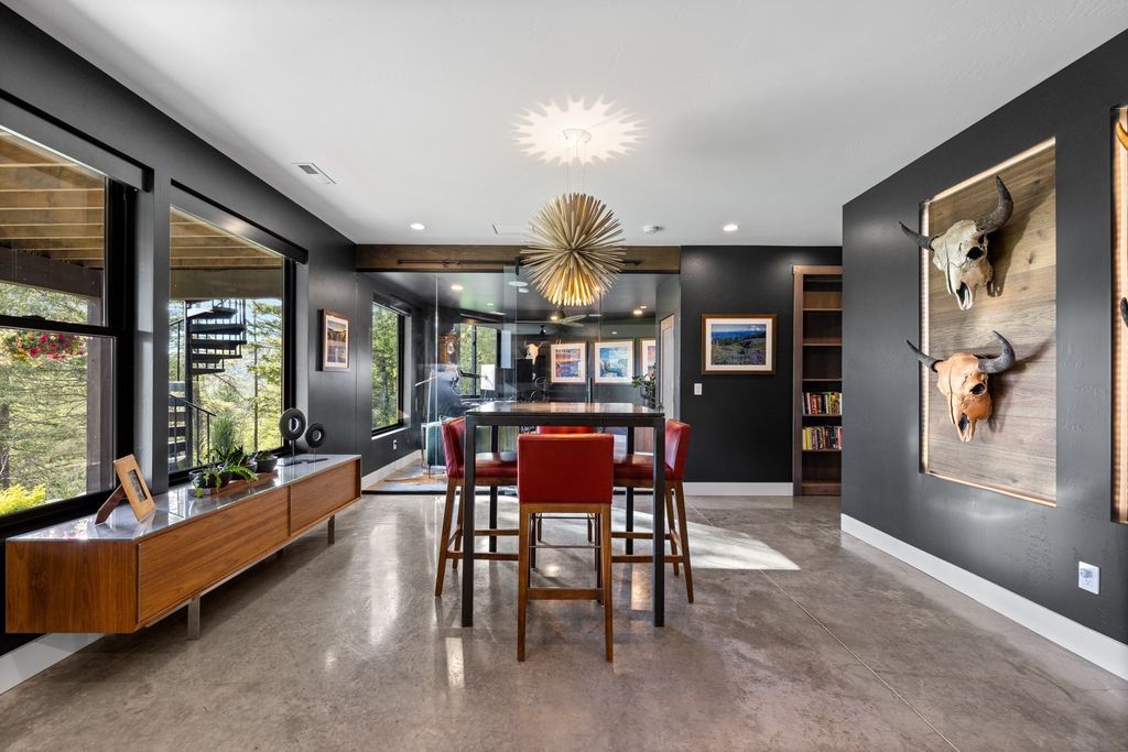 Mountain Modern Retreat with Stunning Valley Views and Ultimate Privacy in Montana Hits the Market for 3699000 45