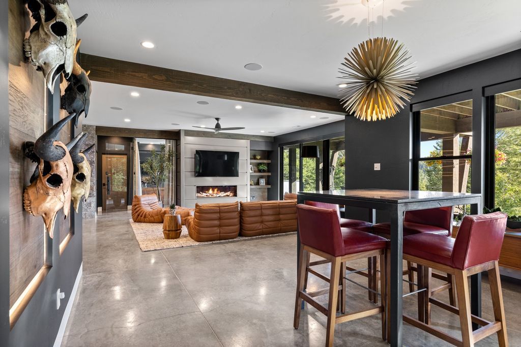 Mountain Modern Retreat with Stunning Valley Views and Ultimate Privacy in Montana Hits the Market for 3699000 46