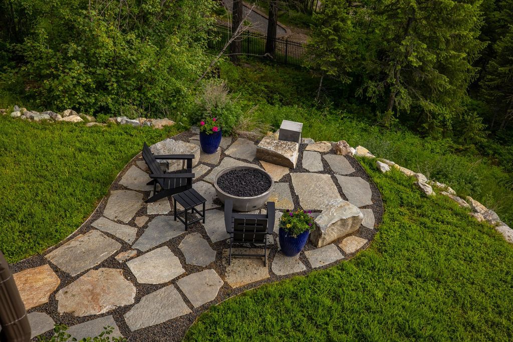 Mountain Modern Retreat with Stunning Valley Views and Ultimate Privacy in Montana Hits the Market for 3699000 55