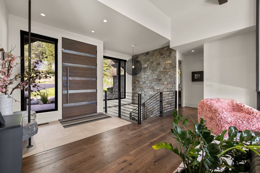 Mountain Modern Retreat with Stunning Valley Views and Ultimate Privacy in Montana Hits the Market for 3699000 7