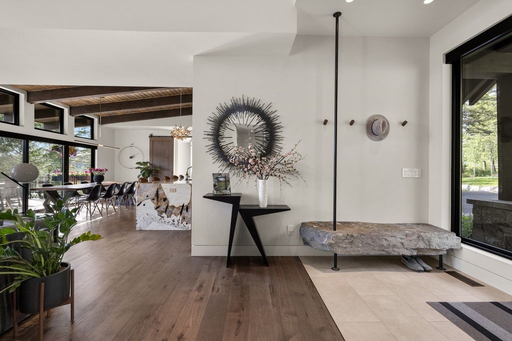 Mountain Modern Retreat with Stunning Valley Views and Ultimate Privacy in Montana Hits the Market for 3699000 8