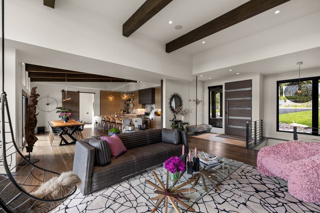 Mountain Modern Retreat with Stunning Valley Views and Ultimate Privacy in Montana Hits the Market for 3699000 9