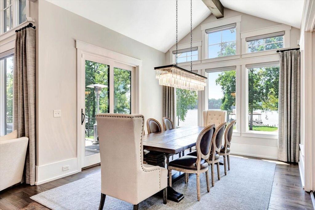 Paradise Found Stunning Tennessee Home with Spectacular Views on Nearly 1 Acre for 2.7 Million 10