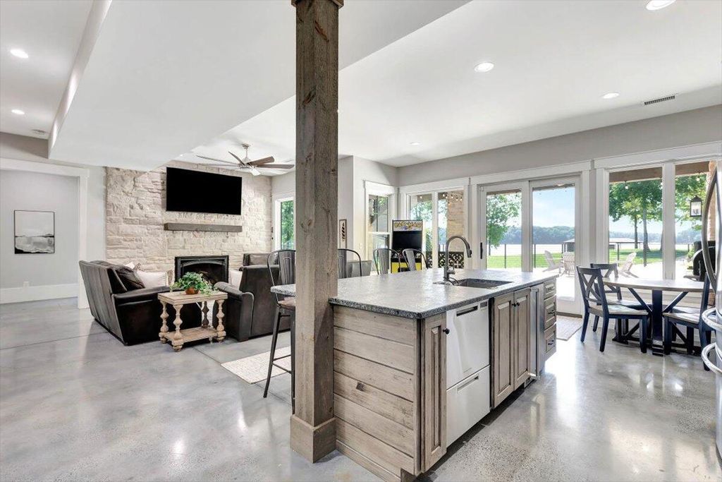 Paradise Found Stunning Tennessee Home with Spectacular Views on Nearly 1 Acre for 2.7 Million 33