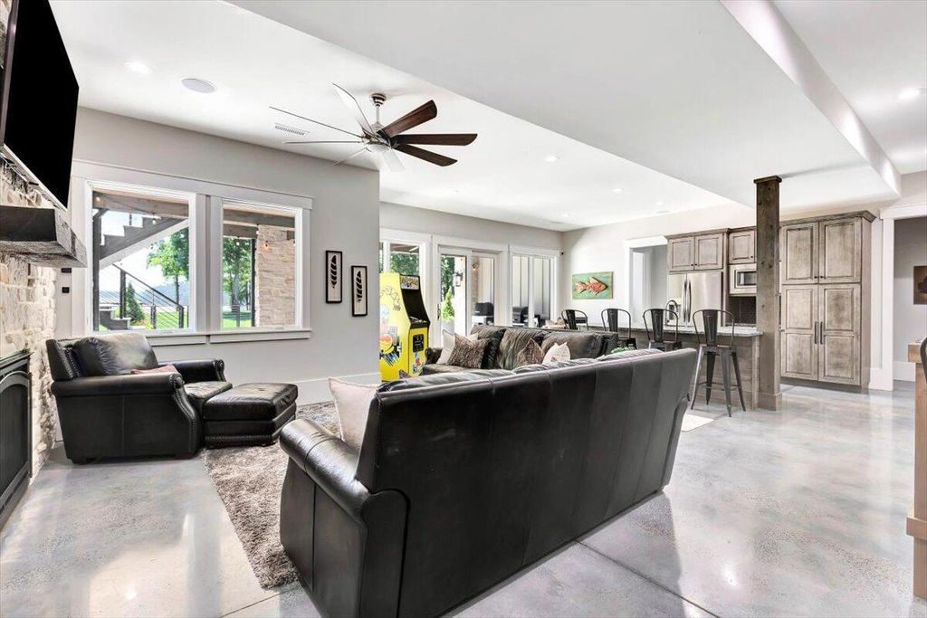 Paradise Found Stunning Tennessee Home with Spectacular Views on Nearly 1 Acre for 2.7 Million 34