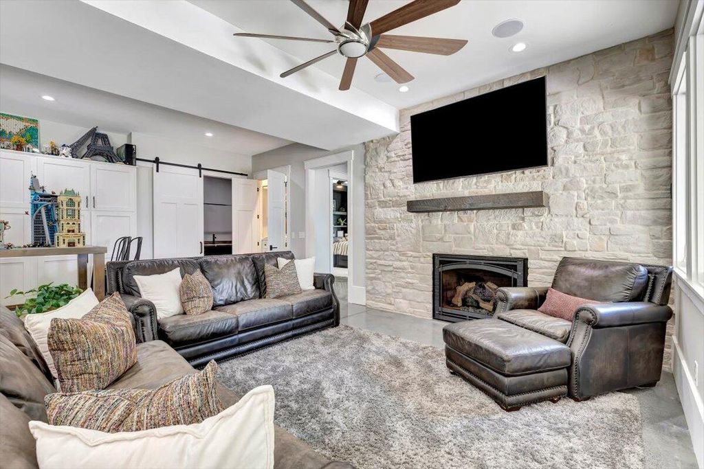 Paradise Found Stunning Tennessee Home with Spectacular Views on Nearly 1 Acre for 2.7 Million 35