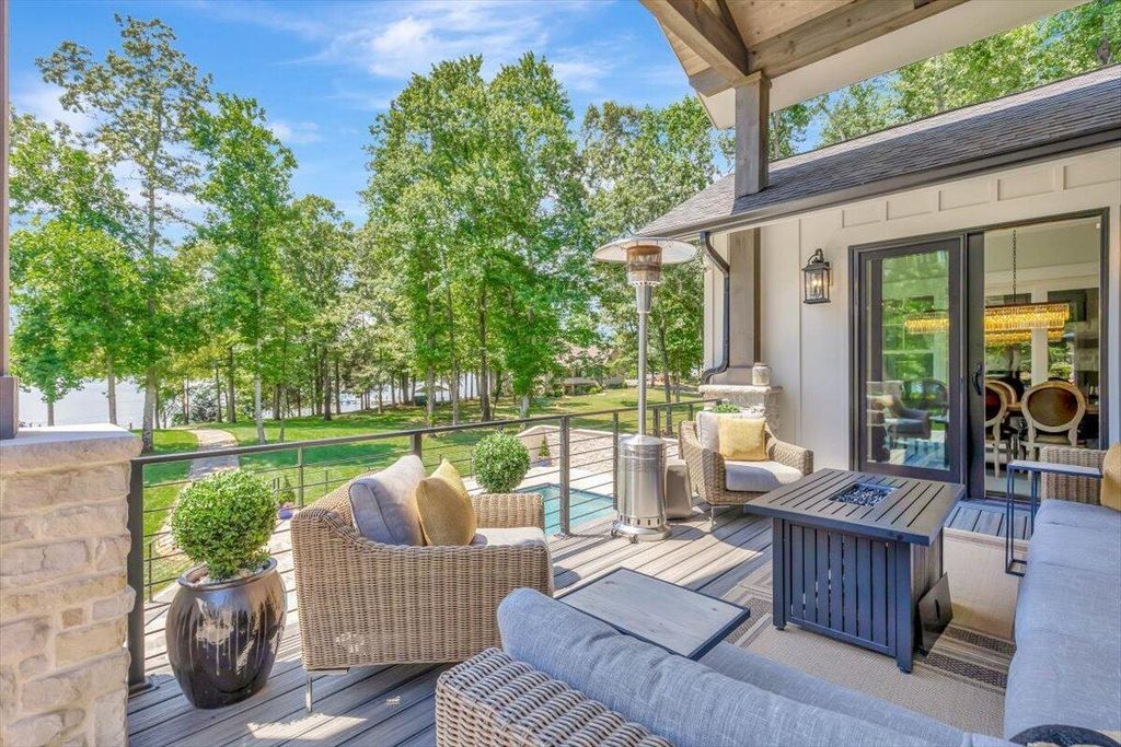 Paradise Found Stunning Tennessee Home with Spectacular Views on Nearly 1 Acre for 2.7 Million 44