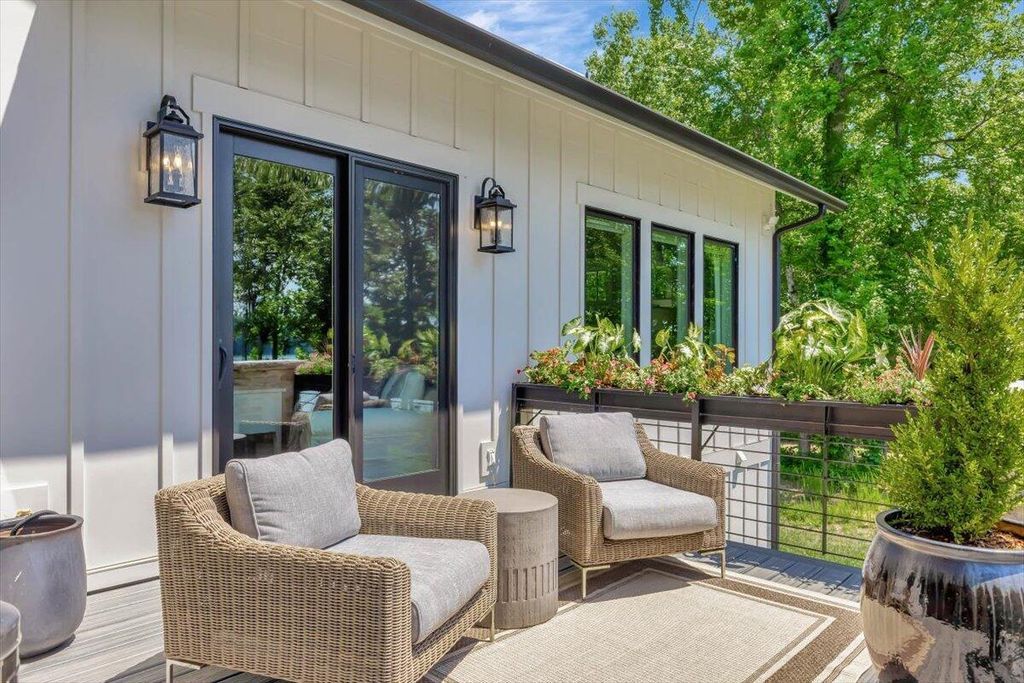 Paradise Found Stunning Tennessee Home with Spectacular Views on Nearly 1 Acre for 2.7 Million 45