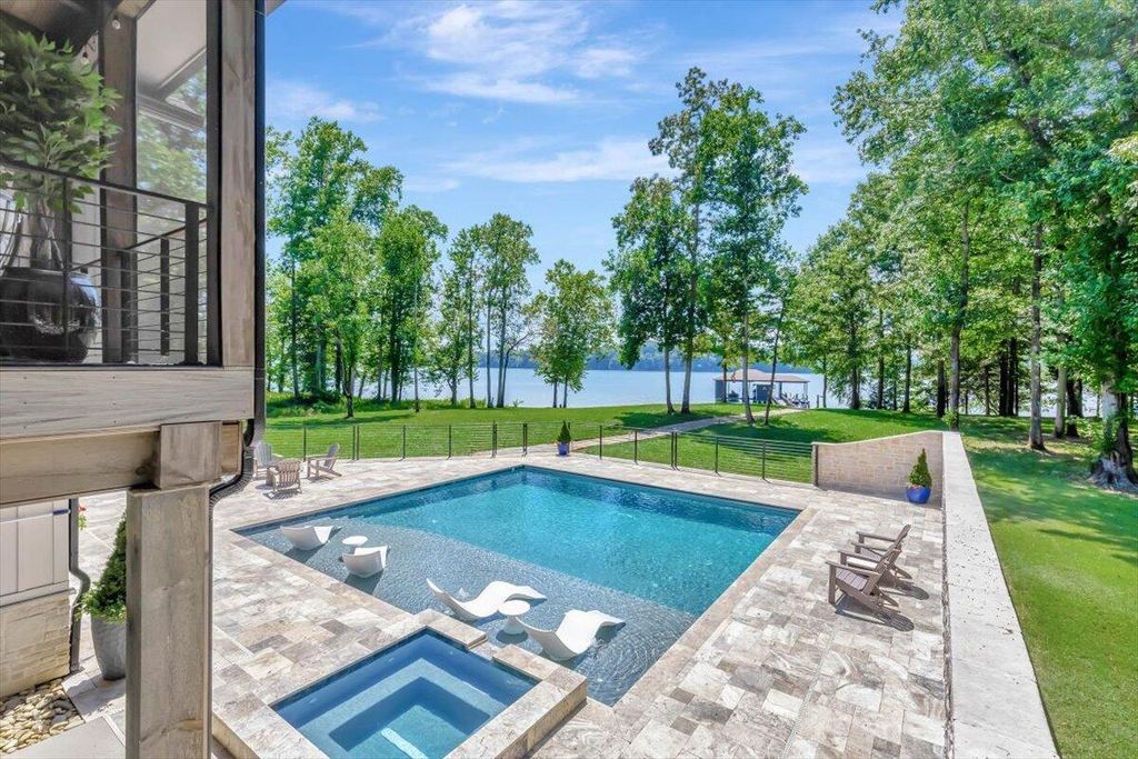 Paradise Found Stunning Tennessee Home with Spectacular Views on Nearly 1 Acre for 2.7 Million 49