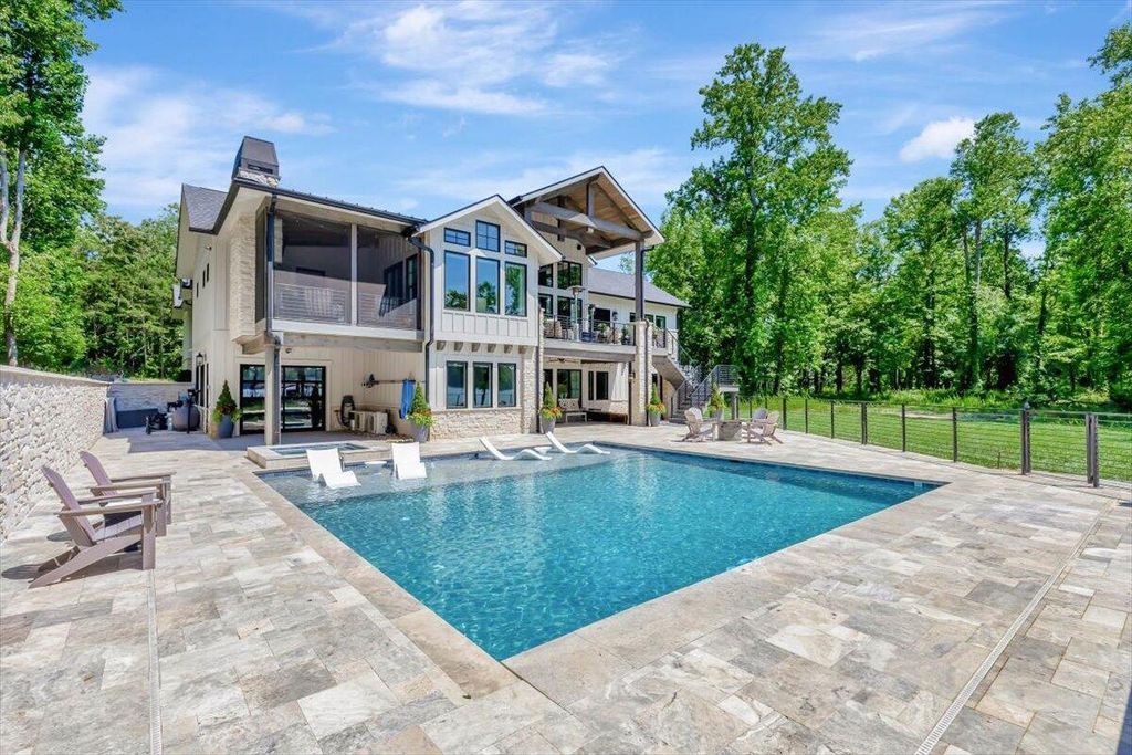 Paradise Found Stunning Tennessee Home with Spectacular Views on Nearly 1 Acre for 2.7 Million 51