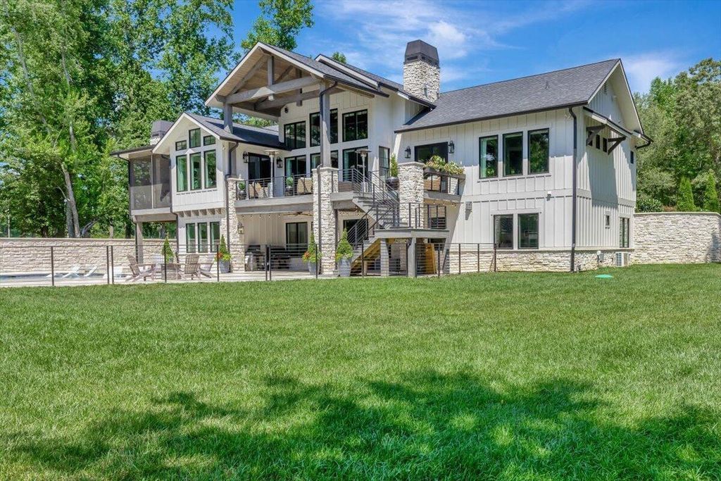 Paradise Found Stunning Tennessee Home with Spectacular Views on Nearly 1 Acre for 2.7 Million 54