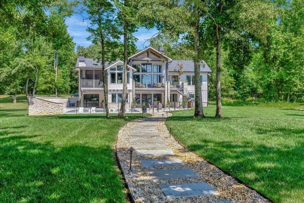 Paradise Found Stunning Tennessee Home with Spectacular Views on Nearly 1 Acre for 2.7 Million 56