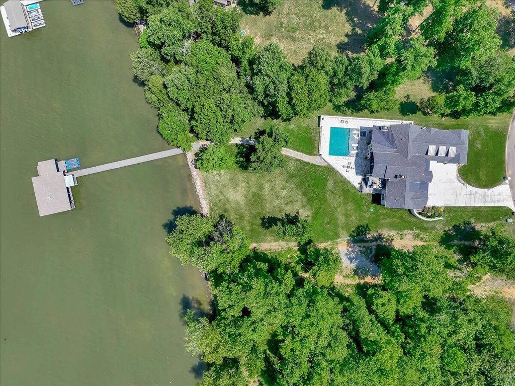 Paradise Found Stunning Tennessee Home with Spectacular Views on Nearly 1 Acre for 2.7 Million 60
