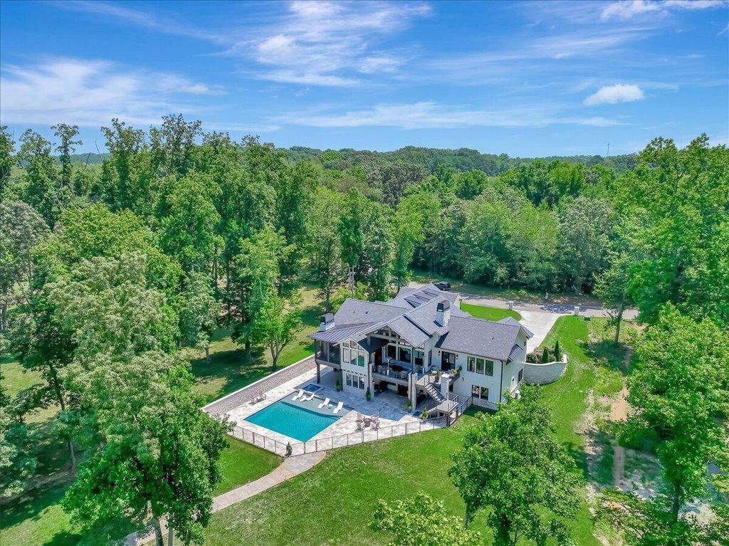 Paradise Found Stunning Tennessee Home with Spectacular Views on Nearly 1 Acre for 2.7 Million 61