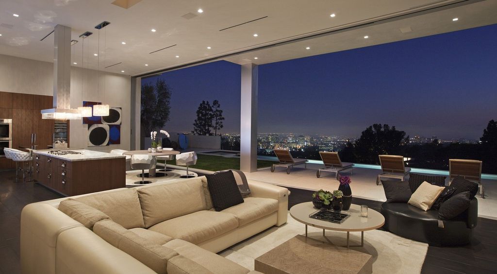 Sarbonne I House, an Urban Oasis in CA by McClean Design