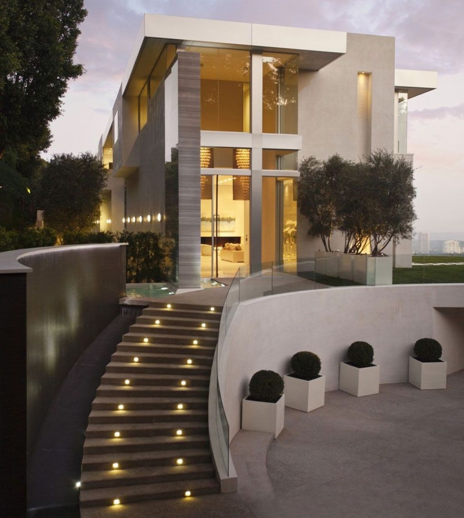 Sarbonne I House, an Urban Oasis in CA by McClean Design