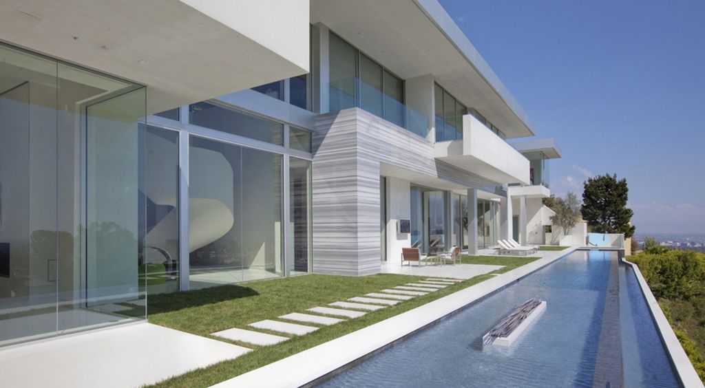 Sarbonne I House, an Urban Oasis in CA by McClean Design