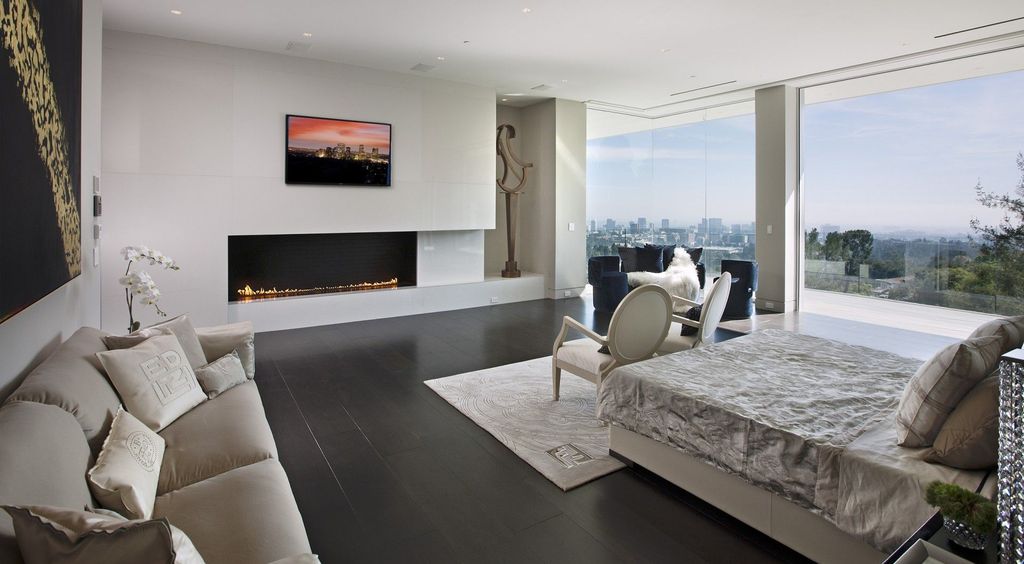Sarbonne I House, an Urban Oasis in CA by McClean Design