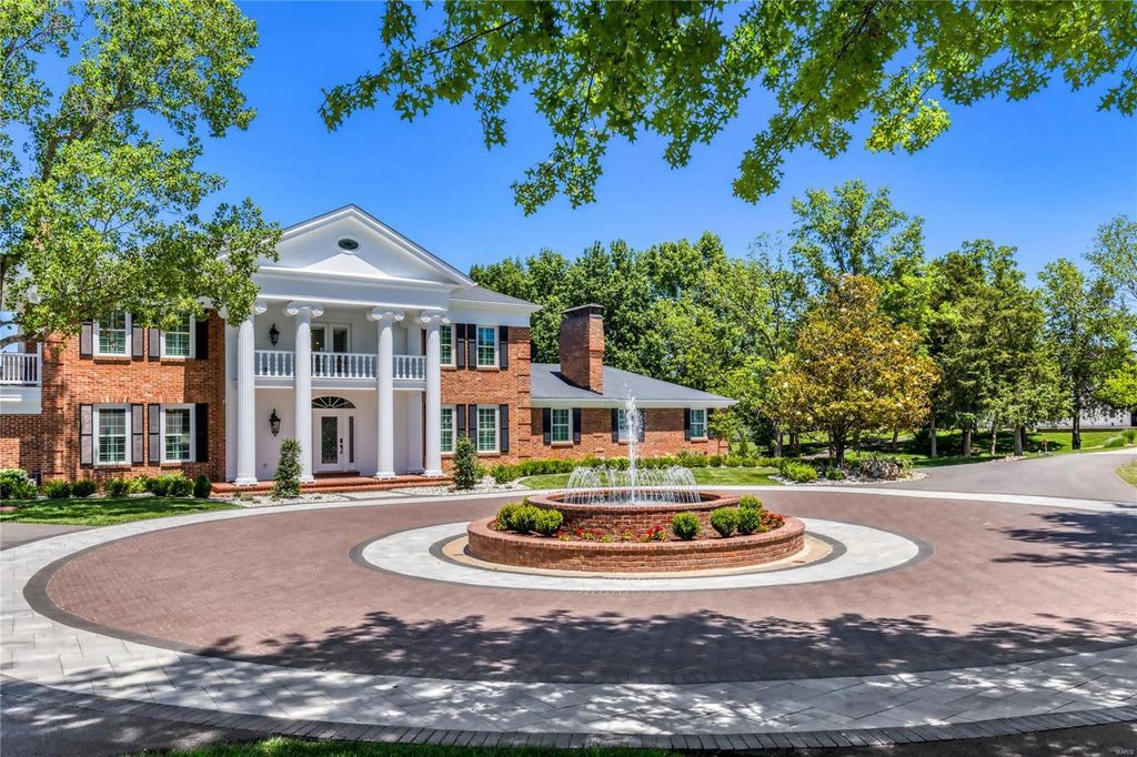 Spectacular Equestrian Property on 10.76 Scenic Acres in Missouri Listed for 5789000 11