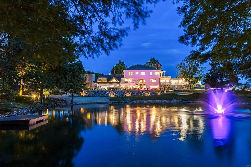 Spectacular Equestrian Property on 10.76 Scenic Acres in Missouri Listed for 5789000 13