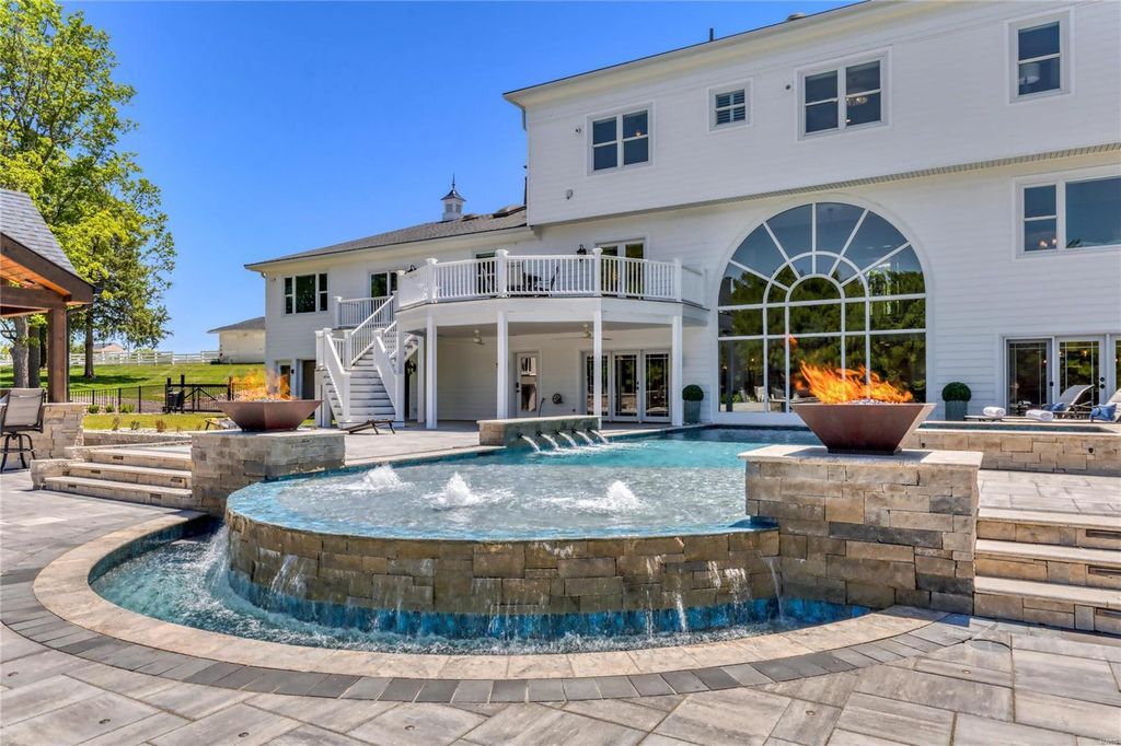 Spectacular Equestrian Property on 10.76 Scenic Acres in Missouri Listed for 5789000 19