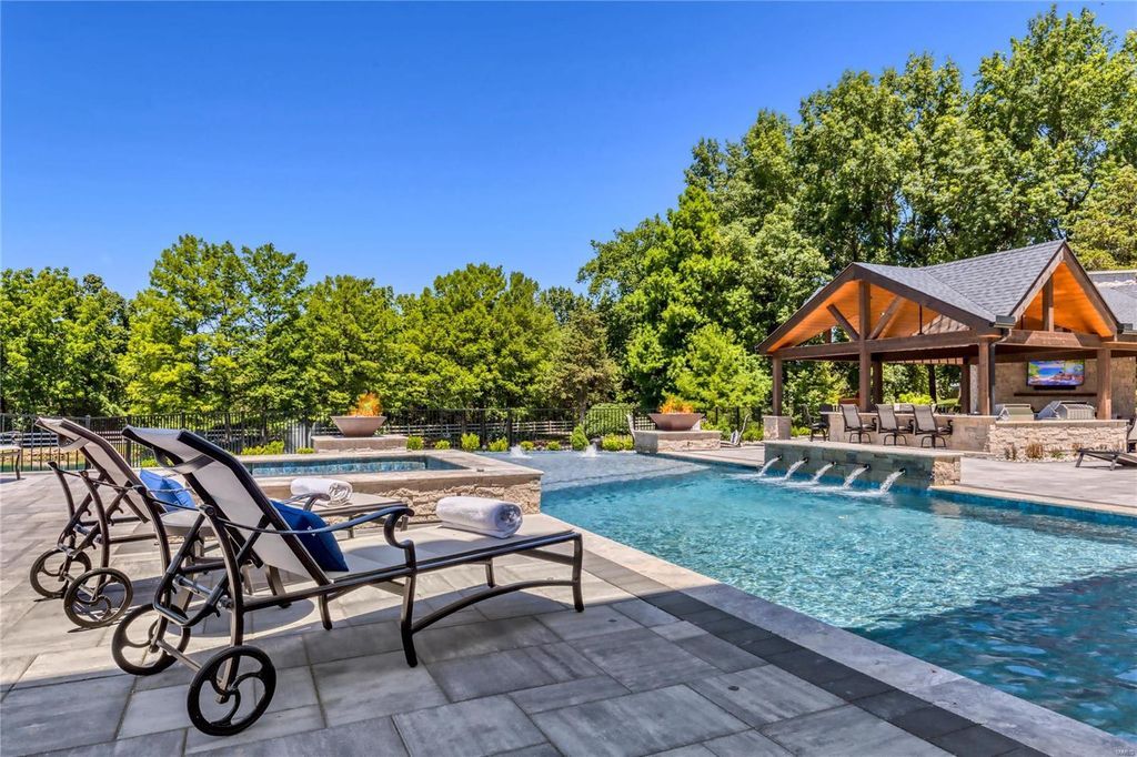 Spectacular Equestrian Property on 10.76 Scenic Acres in Missouri Listed for 5789000 20