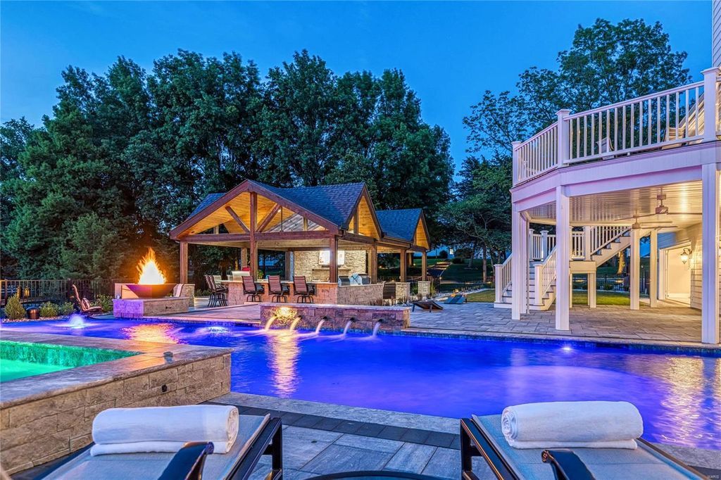 Spectacular Equestrian Property on 10.76 Scenic Acres in Missouri Listed for 5789000 21