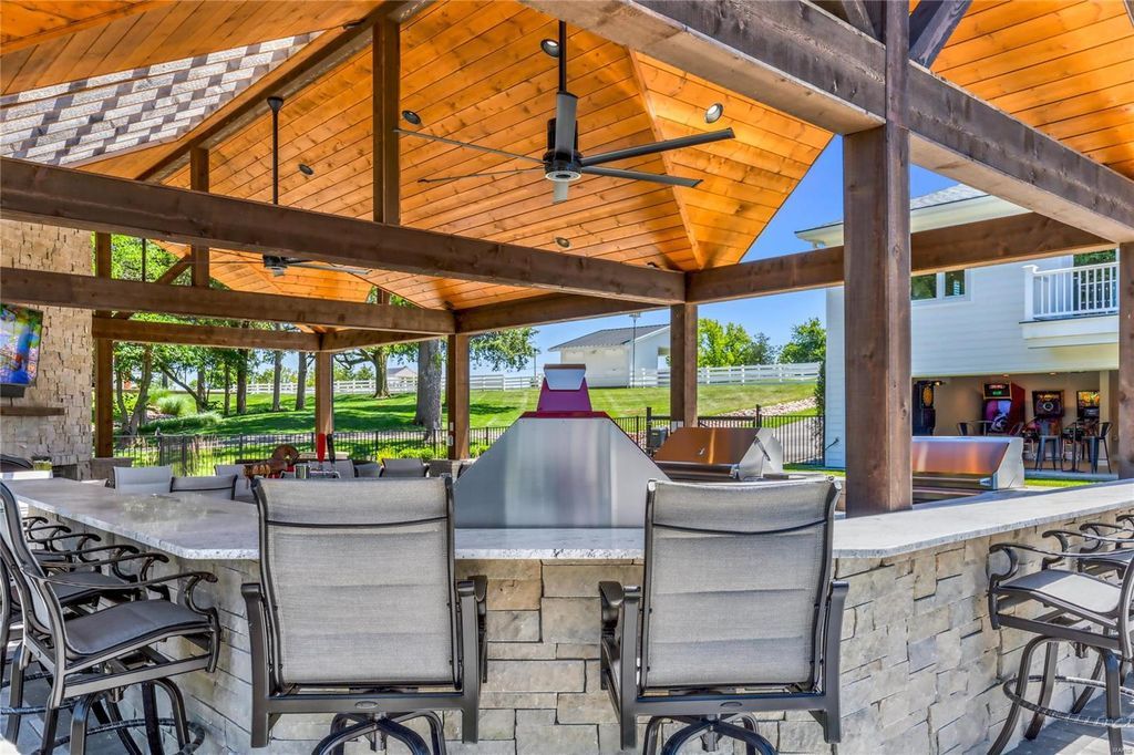 Spectacular Equestrian Property on 10.76 Scenic Acres in Missouri Listed for 5789000 29
