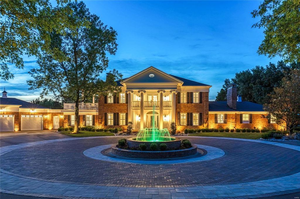 Spectacular Equestrian Property on 10.76 Scenic Acres in Missouri Listed for 5789000 3