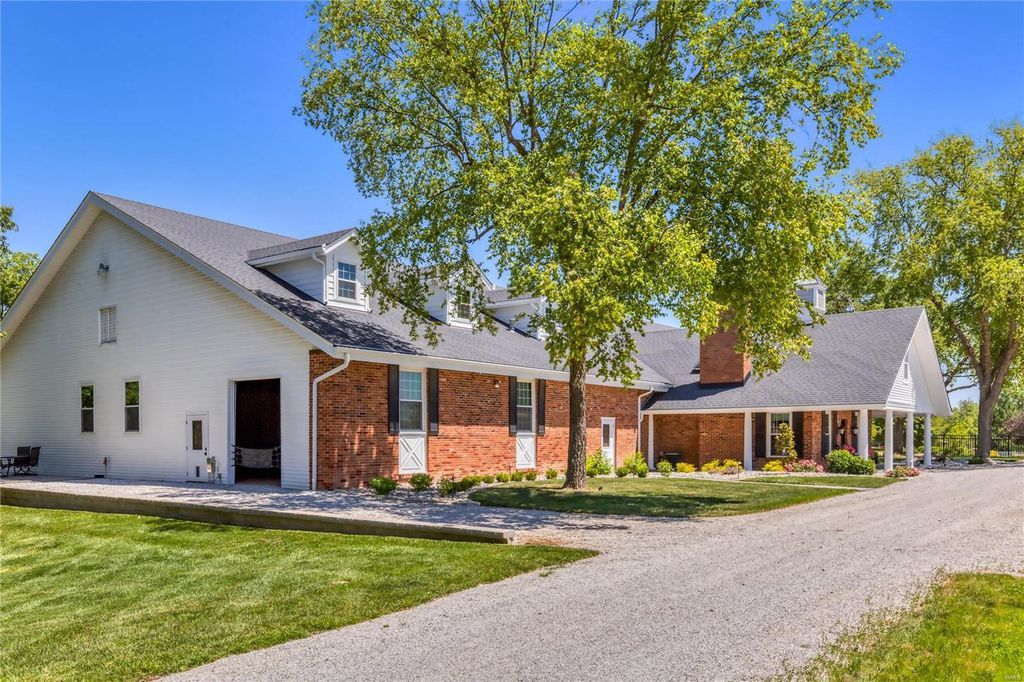 Spectacular Equestrian Property on 10.76 Scenic Acres in Missouri Listed for 5789000 55