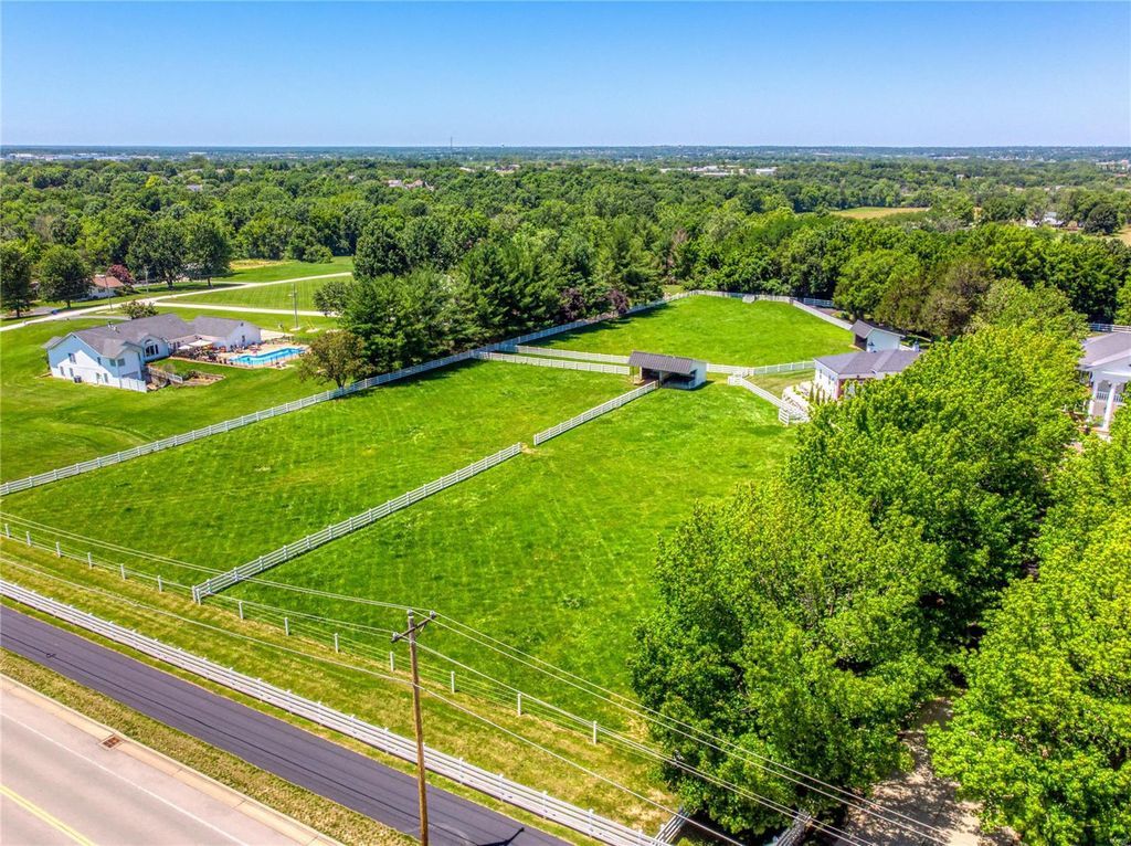 Spectacular Equestrian Property on 10.76 Scenic Acres in Missouri Listed for 5789000 59