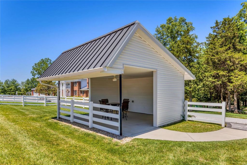 Spectacular Equestrian Property on 10.76 Scenic Acres in Missouri Listed for 5789000 61