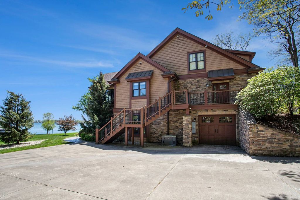 Stunning Indian Lakefront Estate in Michigan Listed for 3.95 Million Offers Unparalleled Comfort and Convenience 11