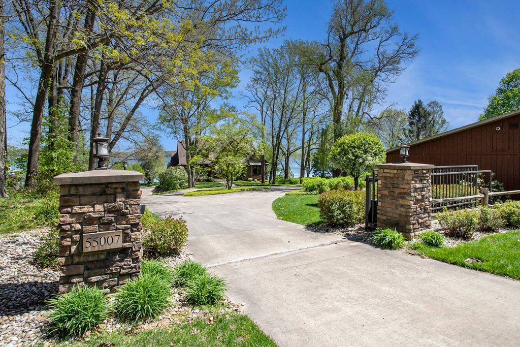 Stunning Indian Lakefront Estate in Michigan Listed for 3.95 Million Offers Unparalleled Comfort and Convenience 20