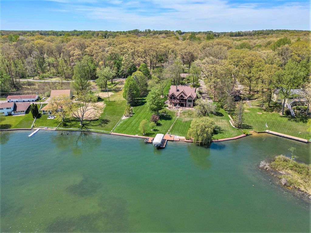 Stunning Indian Lakefront Estate in Michigan Listed for 3.95 Million Offers Unparalleled Comfort and Convenience 21